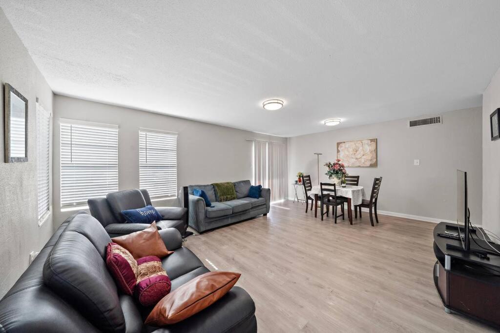 Cozy, Dedicated Workspace, Fast Wi-Fi Apartment Χιούστον Εξωτερικό φωτογραφία